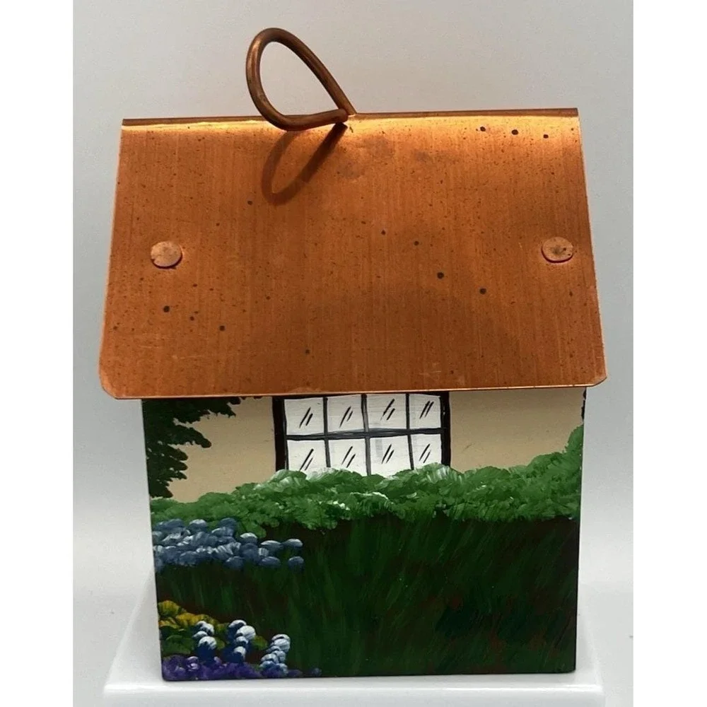 Pollys Perch birdhouse very